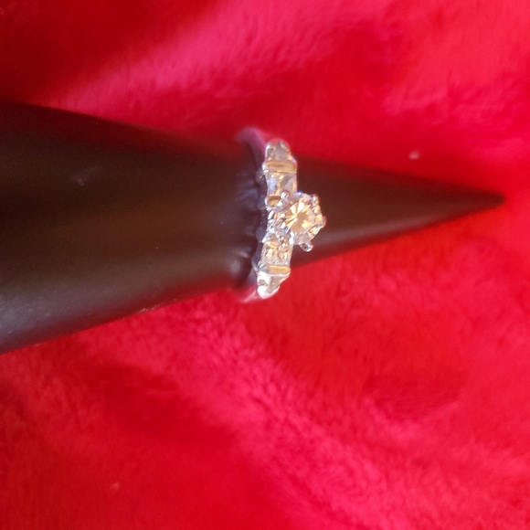 SZ 7   SPARKLING gorgeous Quartz & Rhinestone ring!  Sterling silver mark 925 - Picture 8 of 9